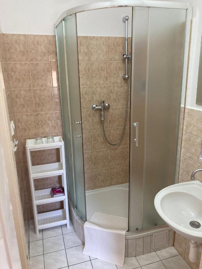 Apartmany U Kubiku Hradec Kralove Exterior photo